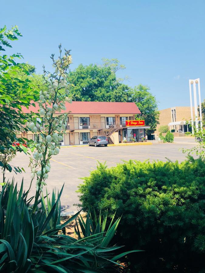 7 Days Inn Niagara Falls Ниагарски водопад Екстериор снимка