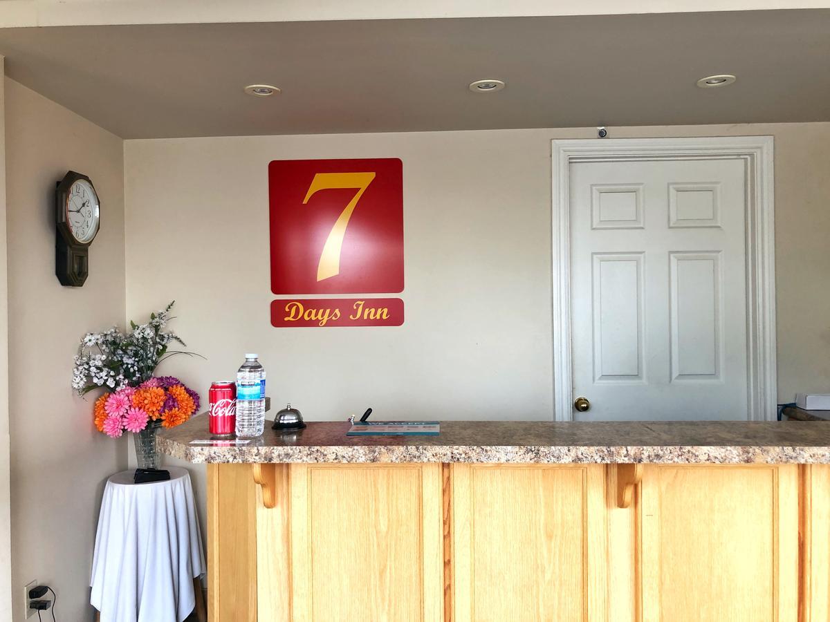 7 Days Inn Niagara Falls Ниагарски водопад Екстериор снимка